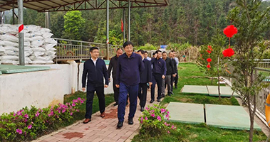 贛州市委常委、常務(wù)副市長高世文一行先后到挺進環(huán)保定南馬山逕、龍南黃沙稀土尾水項目調(diào)研